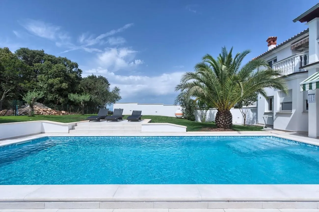 Villa Ajda Πούλα 0*,