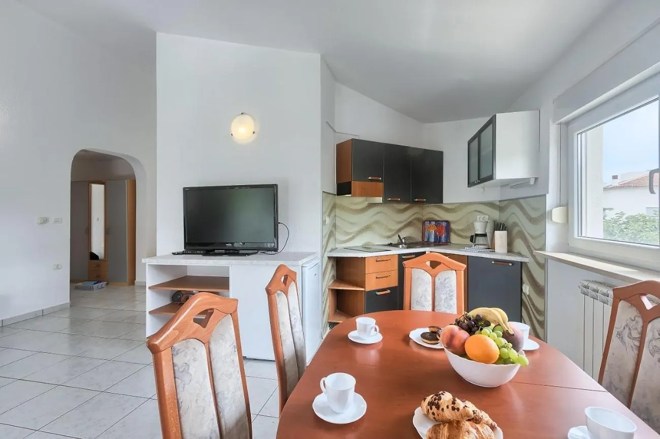 Villa Ajda Πούλα