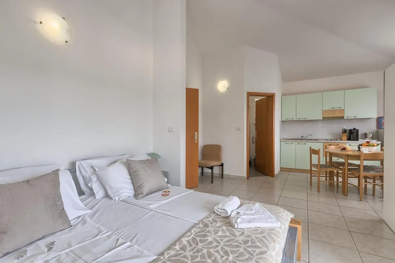 Villa Ajda Πούλα