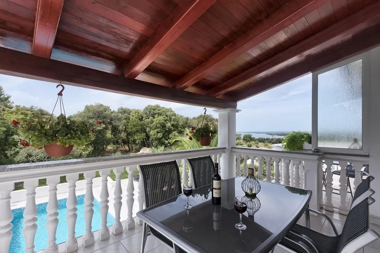 Villa Ajda Πούλα